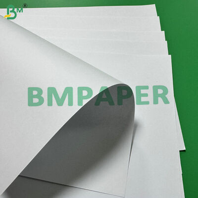 Ongecoat Hoog Bedrukbaar Uitstekende Oppervlakte Sterkte 70g Offsetpapier voor Lijmband Productie