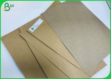 Verpakkend de Bruine Voering Kartonnen c van het Zakkenpapier 130g 200g Kraftpapier
