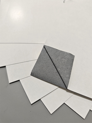 310 g Duurzaam Eco-vriendelijk Zwart Kern Glanzend Oppervlak Spelpapier 660x960mm