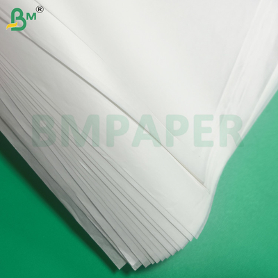 Wit vetvrij papier 50 gm voor voedselbakken, -verpakkingen en -mandlen