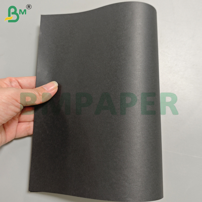 Duurzame zwarte kraftpapierrolletjes van 80 gsm voor het maken van winkeltassen