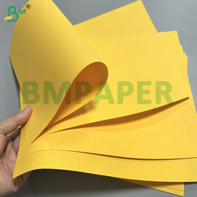 85 g/m² 90 g/m² Sterke Sterkte Goudgeel Kraftpapier Voor Enveloppen 70 cm 80 cm Rol