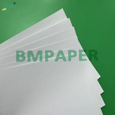 Ongecoat Hoog Bedrukbaar Uitstekende Oppervlakte Sterkte 70g Offsetpapier voor Lijmband Productie