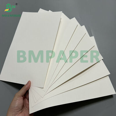 210 gm 230 gm af -wit kraftpapier voor hoogwaardige winkeltassen 70 x 100 cm