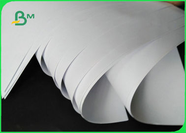 Houtvrij ongecoat papier 61 cm Hoge helderheid Jumbo roll 70 gm