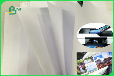 Langkorenhoutvrij ongecoat offsetprintpapier met een hoge witte kleur