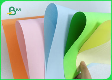 60 70 80gm Houtvrij papier / Offset papier Creme of andere andere kleur in rol