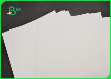 Glanzend of mat kunstkaartpapier van 150 tot 300 gm voor reclame voor witte brochures