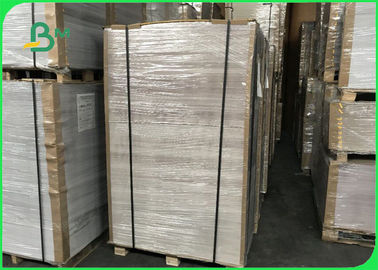 ISO SGS goedgekeurd 42 45 48gsm Wit krantenpapier Voor kranten glad