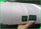 Het witte Kraftpapier-Slagersdocument rolt 24 het Verpakkende Document van het Duim80g Voedsel