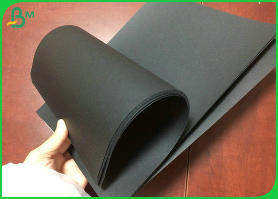 Pas Zwart Kraftpapier het Document van de Grootte Maagdelijk Houtpulp 300GSM 350GSM Broodje voor Stijf Vakje aan